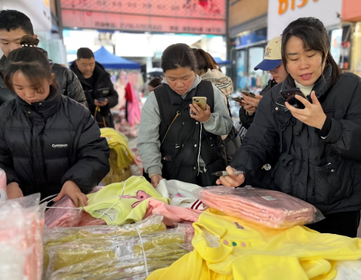 一年卖出700亿，“中国童装之都”如何驶向海外？
