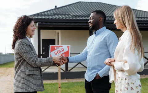 WhatsApp营销获客：我是怎么靠它从0到有用户甚至创收的